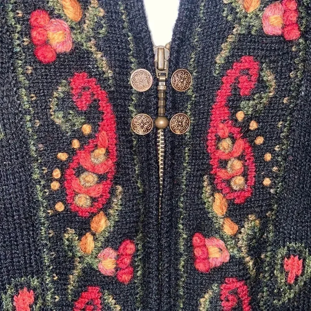 Vintage Icelandic Design Embroidered Paisley Wool Front  Zip Lined Vest Size M